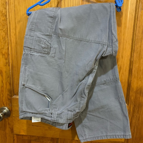 2 pair Wrangler pants - Picture 3 of 7
